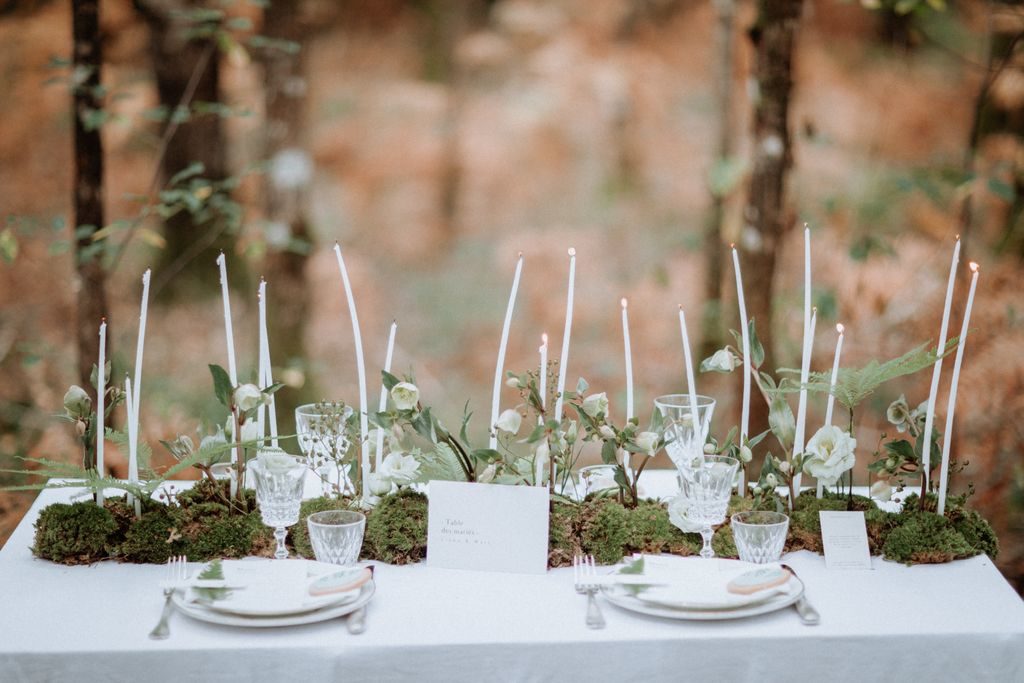 centre table feuillage mousse foret végétal bougies