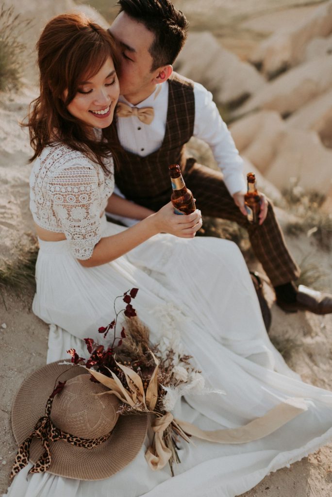 elopement destination wedding Cappadoce dried flowers