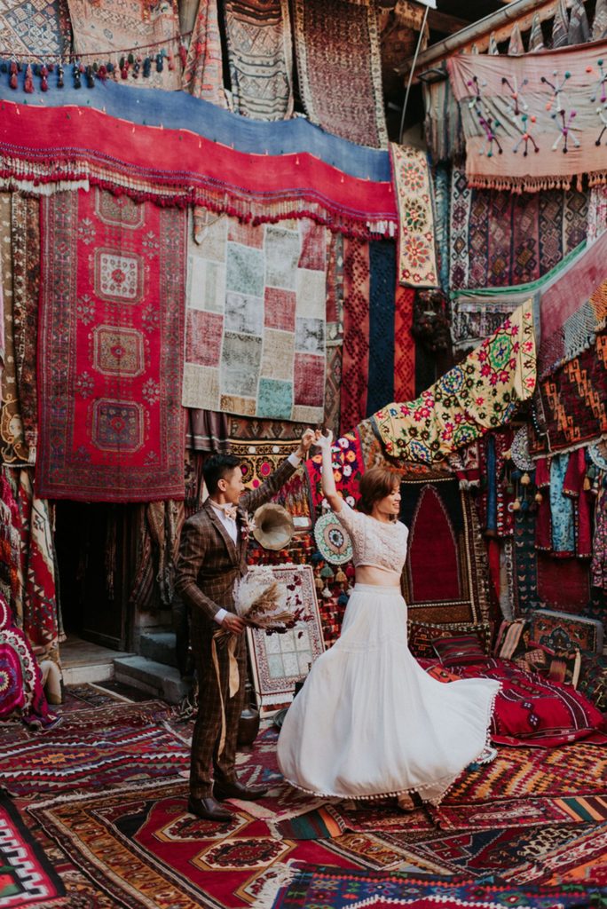 elopement destination wedding Cappadoce dried flowers