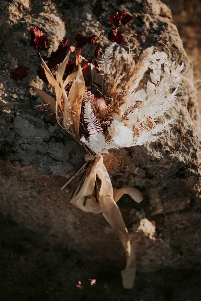 elopement destination wedding Cappadoce dried flowers