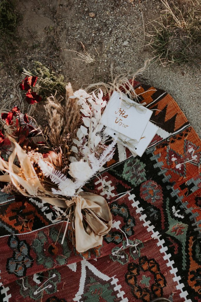 elopement destination wedding Cappadoce dried flowers