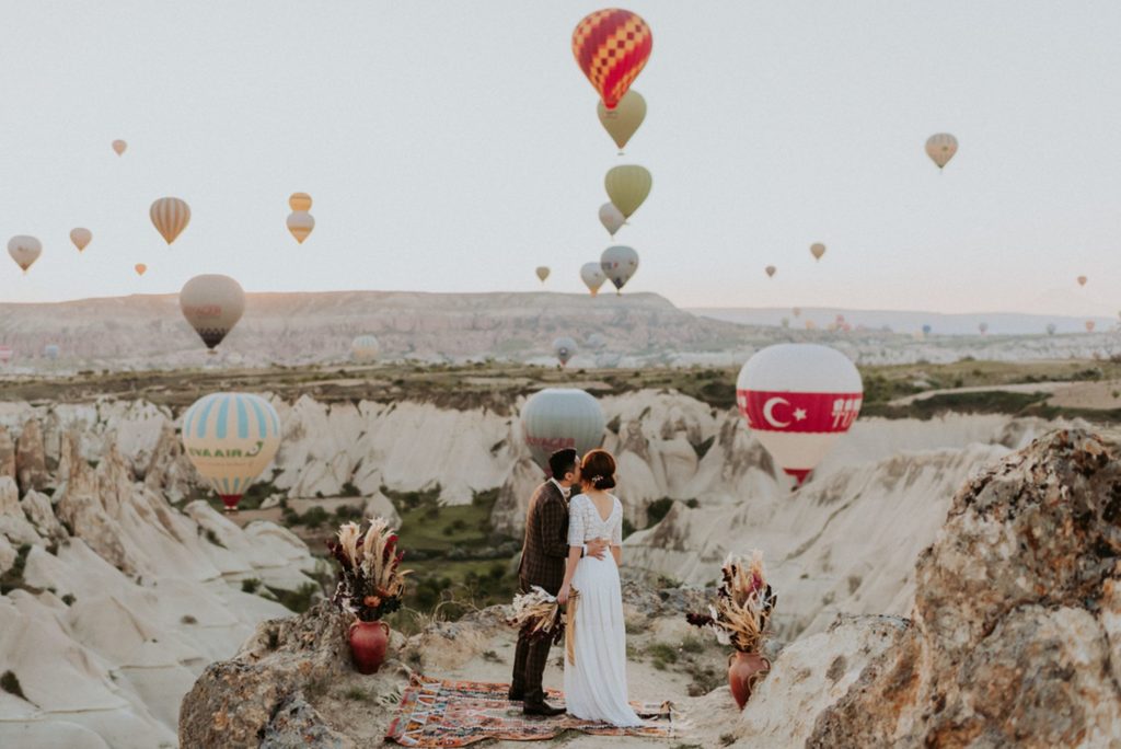 elopement destination wedding Cappadoce dried flowers