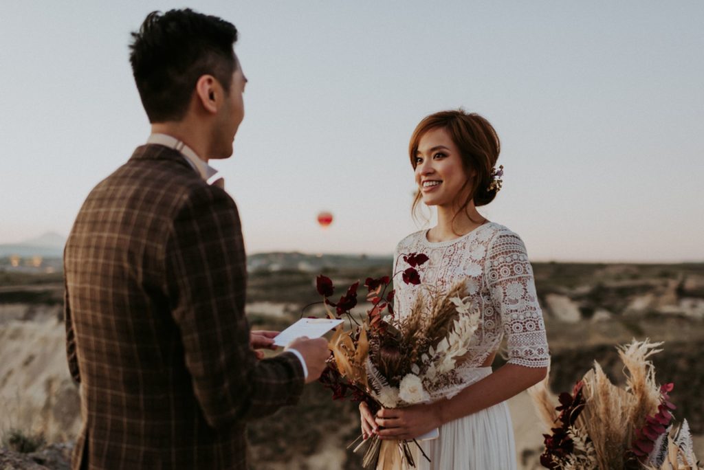 elopement destination wedding Cappadoce dried flowers