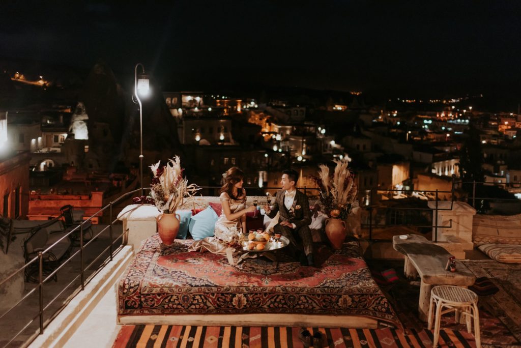 elopement destination wedding Cappadoce dried flowers