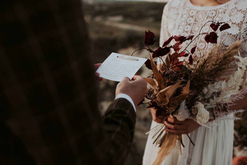 elopement destination wedding Cappadoce dried flowers