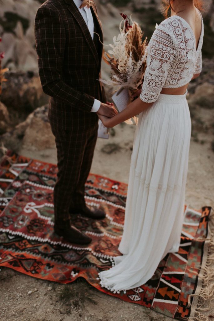 elopement destination wedding Cappadoce dried flowers