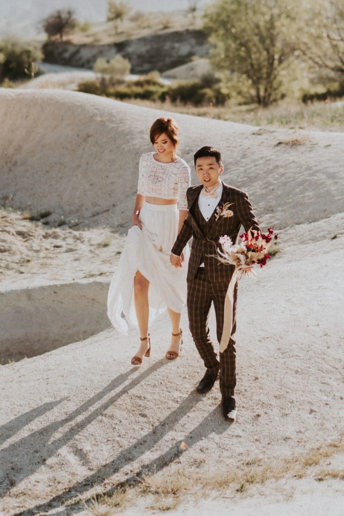 elopement destination wedding Cappadoce dried flowers