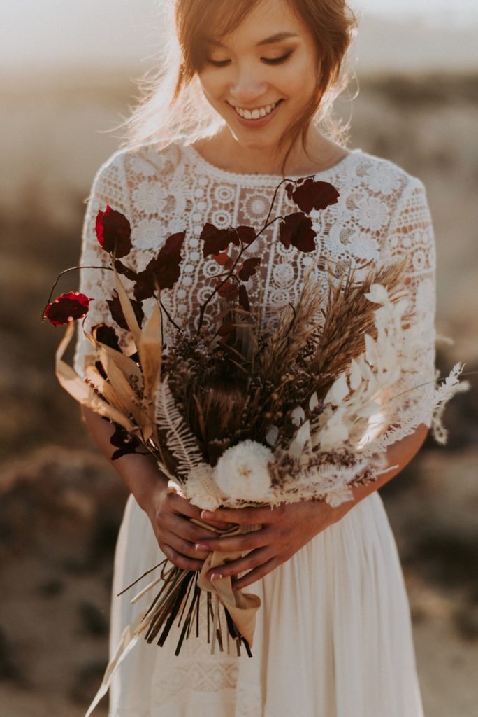 elopement destination wedding Cappadoce dried flowers