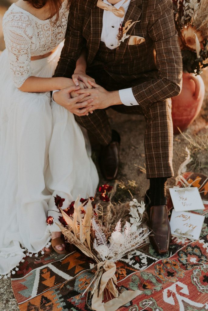 elopement destination wedding Cappadoce dried flowers