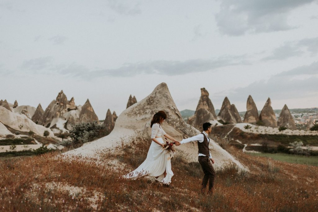 elopement destination wedding Cappadoce dried flowers