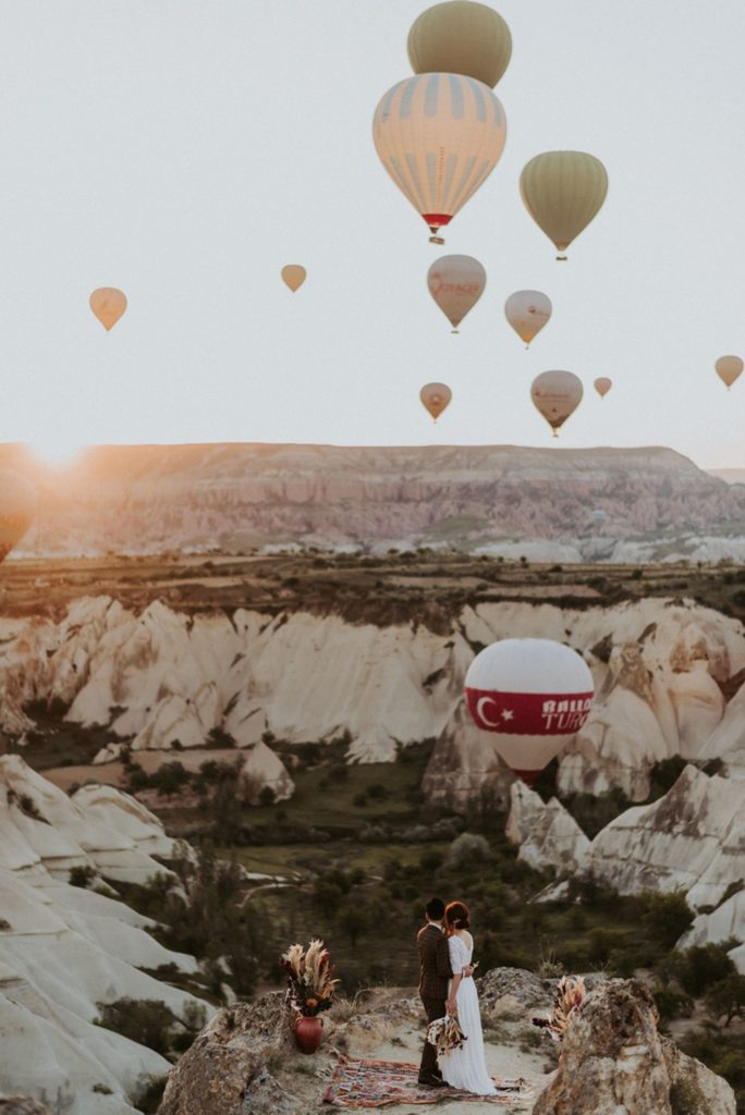 elopement destination wedding Cappadoce dried flowers