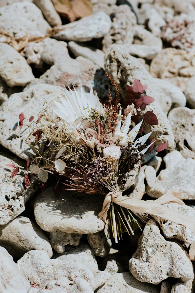 mariage plage fleurs sechees