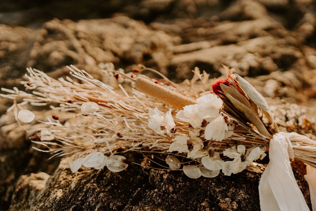 elopement mariage fleurs sechees