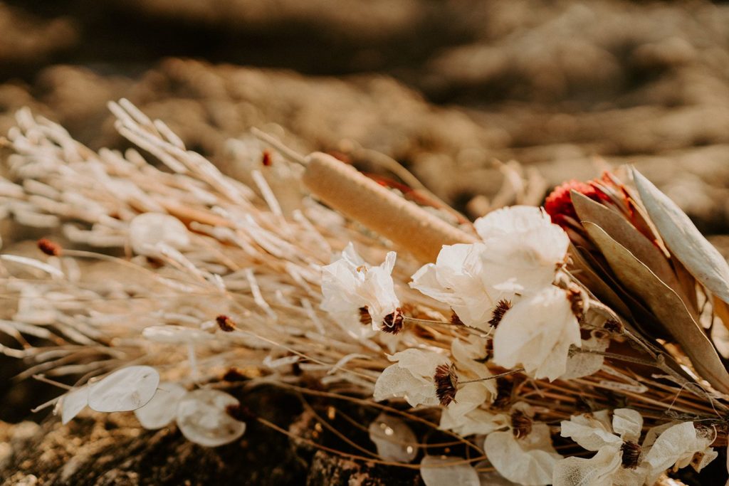 elopement mariage fleurs sechees