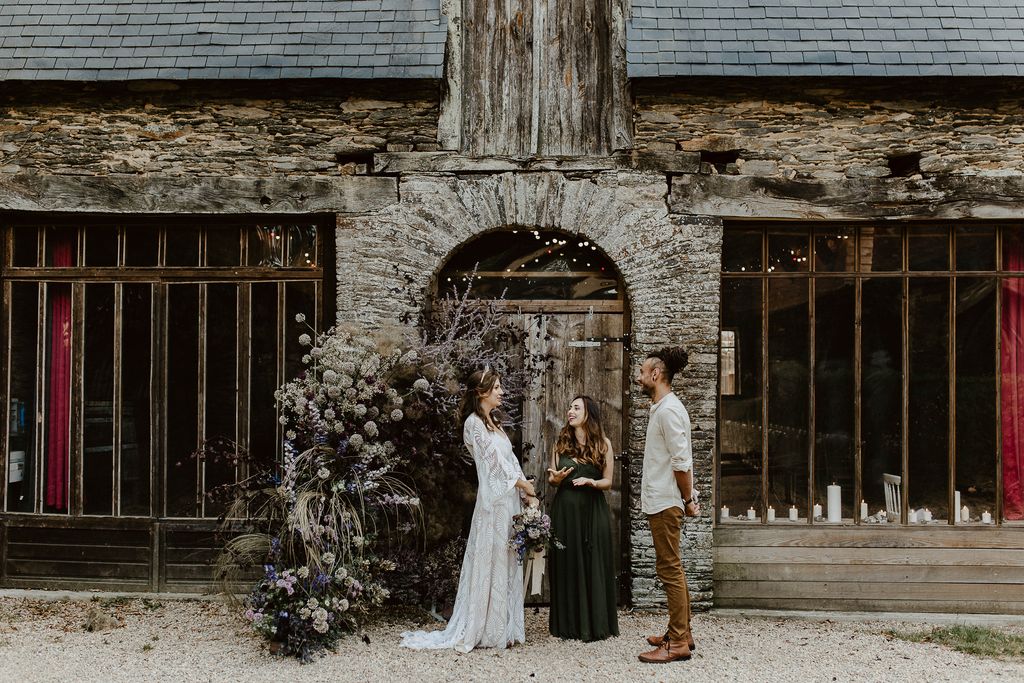 mariage ésotérique floral backdrop pourpre
