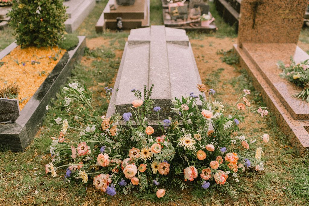 devant tombe formation fleuriste deuil écoresponsable sans mousse florale