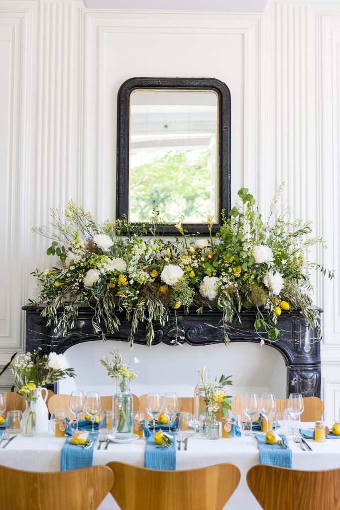 decor floral composition cheminee mariage bapteme citron